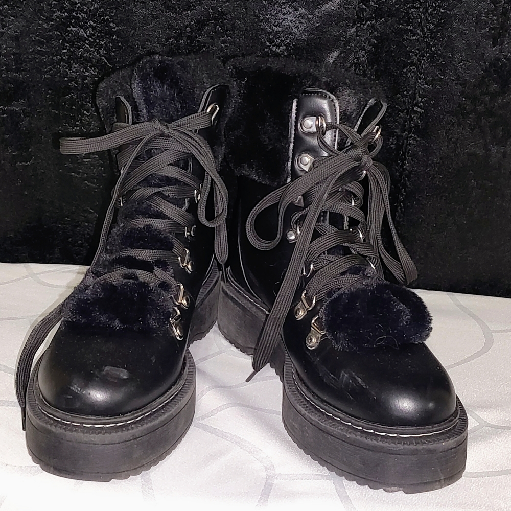 Nicole Miller Black Fur-Ankle Lined Women's Boots Size 6.5